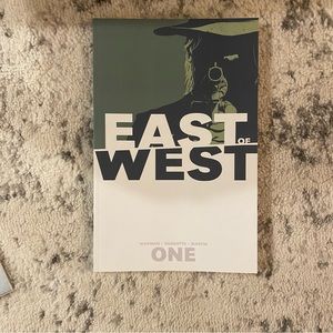 East of West Volume 1: The Promise (East of West, 1)